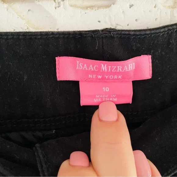 Isaac Mizrahi Black Women's Tailored Shorts size 10 - Picture 2 of 5